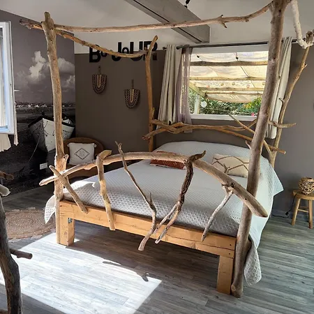 Le Petit Cabanon לינה וארוחת בוקר 3*